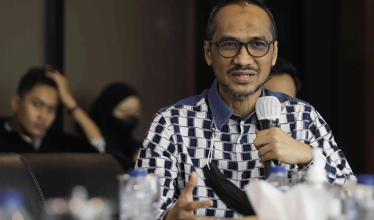 Samad meminta KPK tidak hanya mengganti pimpinan-pimpinan KPK saja tetapi sistem KPK juga harus turut diubah.<br>
