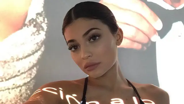 [Bintang] Kylie Jenner
