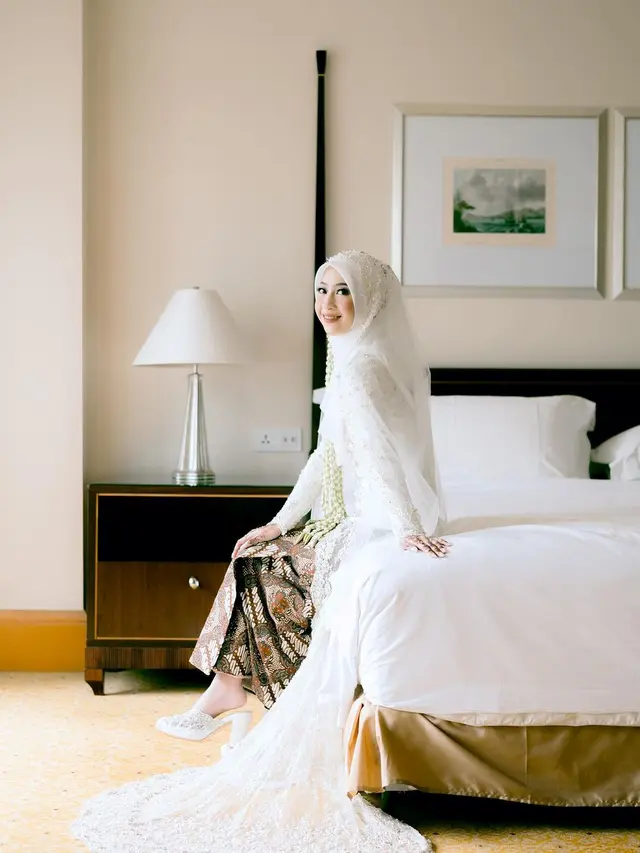 6 Penampilan Anggun Adiba Khanza Resmi Dinikahi Pesepakbola Egy Maulana dalam Balutan Adat Jawa