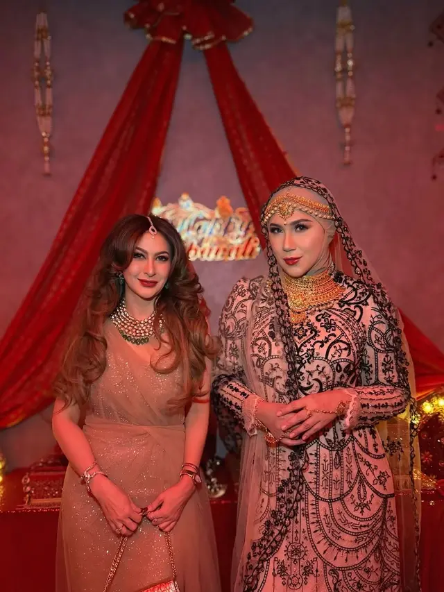 Deretan Artis Lawas yang Tampil Glamor dengan Lehenga di Diwali Night, dari Marini Zumarnis hingga Diana Pungky
