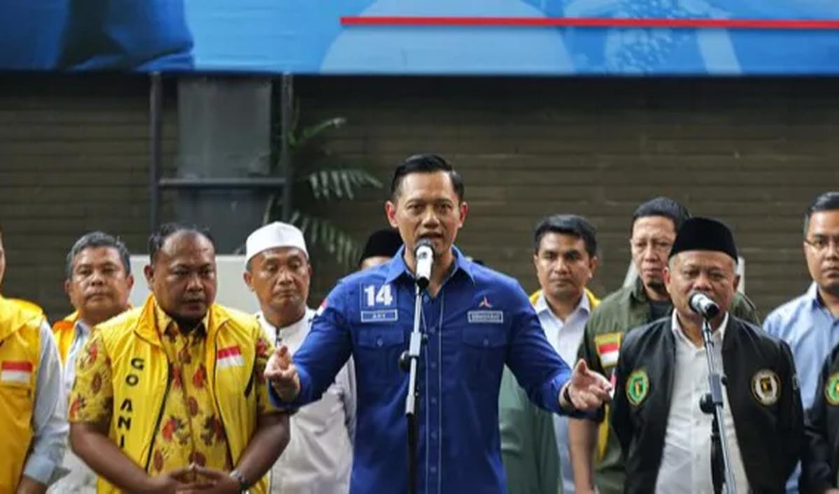 "Bisnis para pejabat, para menteri di lingkungan kerjanya karena itu harus dibebaskan," tegas AHY.