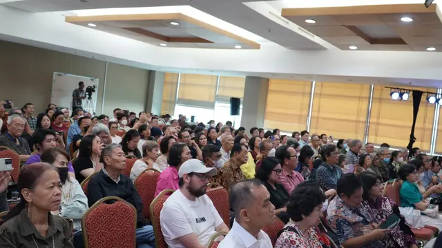 Peserta ikut seminar dan temu kangen dengan komunitas Ginjal Sehat Selalu di RS EMC Grha Kedoya.