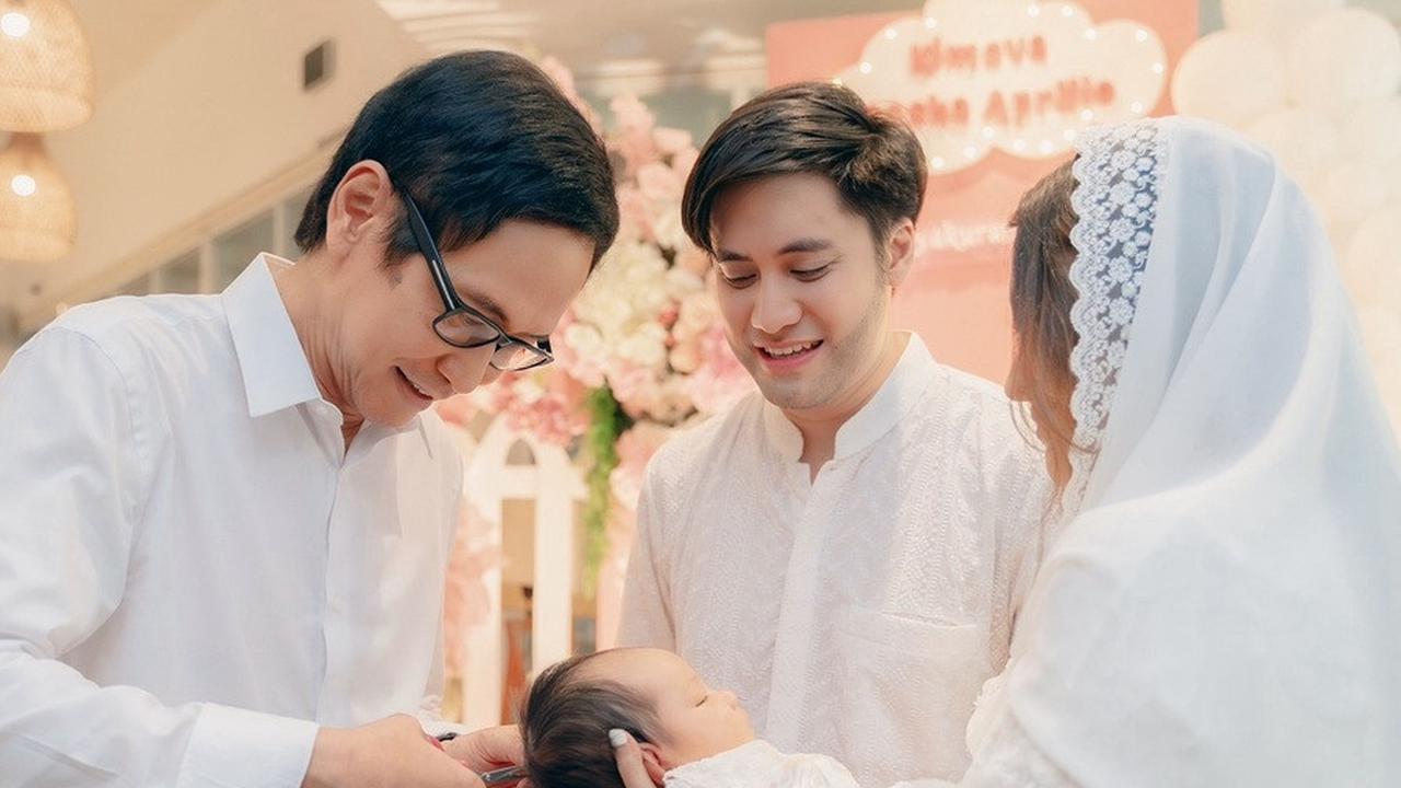 7 Potret Aqiqah Anak Kevin Aprilo, Addie MS & Memes Bahagia Bareng Cucu Pertama