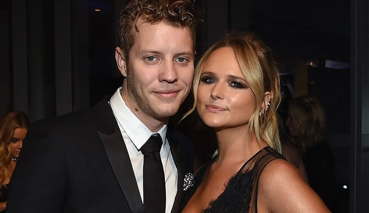 Sementara itu, Miranda pun berpacaran dengan Evan saat ia masih berhubungan engan Anderson. (In Touch Weekly)