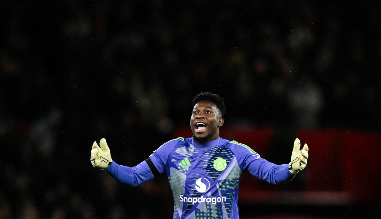 MU hanya meraih 19 poin usai menjalani 15 laga di Liga Inggris 2024/2025, ini catatan poin terendah dalam jumlah laga sama sejak musim 1986/1987. (AFP/Oli Scarff)