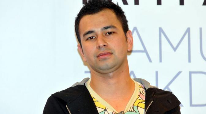 Raffi Ahmad adalah aktris, presenter, dan penyanyi yang kini menikah dengan Nagita Slavina