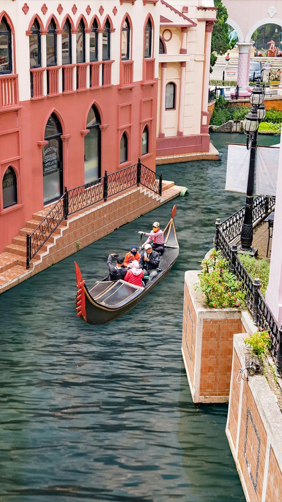 <b>Little Venice Kota Bunga </b>