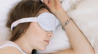 Ilustrasi perempuan tidur, bermimpi. (Foto oleh Anna Nekrashevich: https://www.pexels.com/id-id/foto/wanita-tempat-tidur-kamar-tidur-dalam-ruangan-6604844/)
