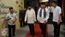 Gubernur DKI Jakarta, Basuki Tjahaja Purnama (kedua kanan) saat menghadiri acara buka puasa bersama Partai Nasdem, Jakarta, Kamis (9/8). (Liputan6.com/Johan Tallo)