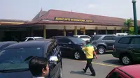 Bandara Adisutjipto Yogyakarta ditutup pukul 06.00-07.30 WIB Kamis (18/2/2016) karena landasan pacu tertutup kabut. (Liputan6.com/Fathi Mahmud)