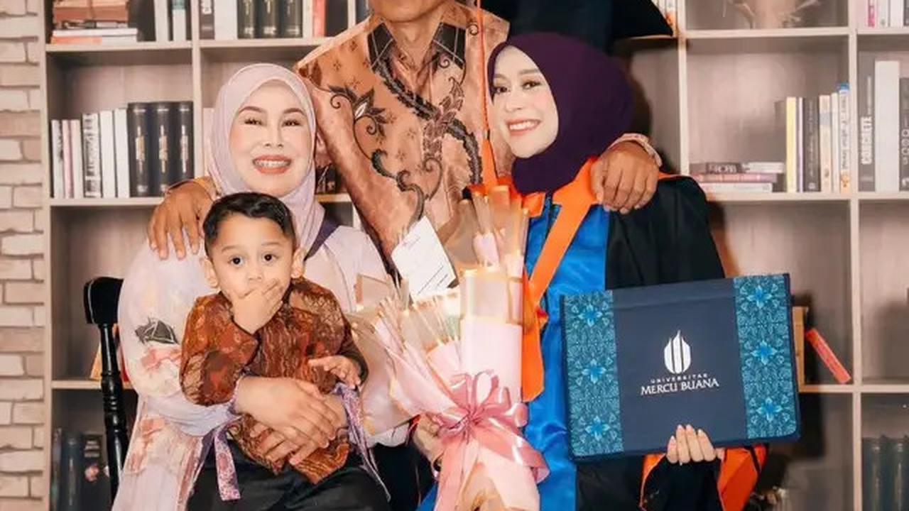 Sempat Bimbang, Lesty Kejora Akhirnya Raih Gelar Sarjana Setelah 6 Tahun Kuliah