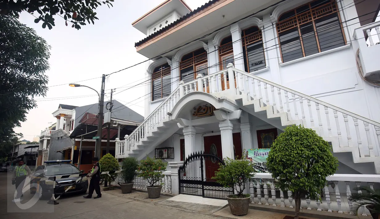 Suasana Masjid tempat Penyidik KPK Novel Baswedan menjalankan sholat subuh sebelum peristiwa penyerangan, Jakarta, Selasa (11/4). Serangan tersebut menyebabkan Novel terluka di kelopak mata dan sekitar wajah. (Liputan6.com/JohanTallo)