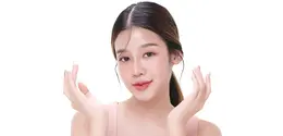 Wanita dengan kulit wajah yang kenyal dan terhidrasi. ©depositphotos.com/chomnancoffee