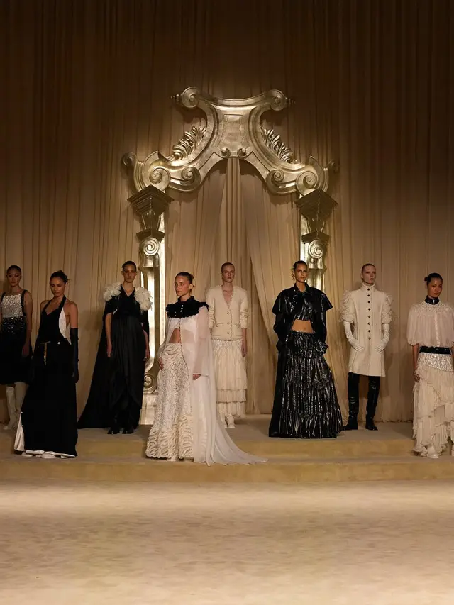 Balenciaga Tampilkan Model dengan Parkinson Disease di Balenciaga 54th Couture, Final Collection Demna