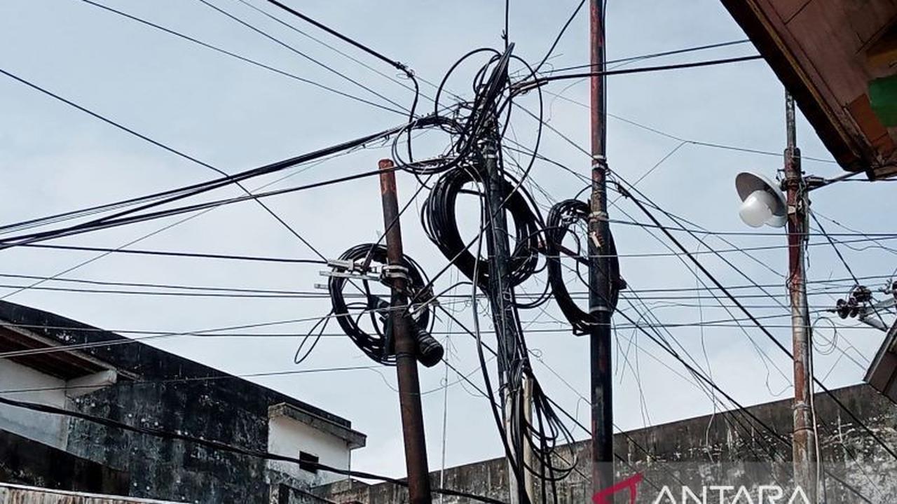 Pemkab Belitung Rapikan Kabel Utilitas Udara, Wujudkan Kota Modern Bebas Semrawut