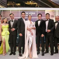 Para bintang dan kreator film Perfect Strangers di acara press conference yang digelar, Senin (17/10/2022). [Adrian Putra/Fimela]