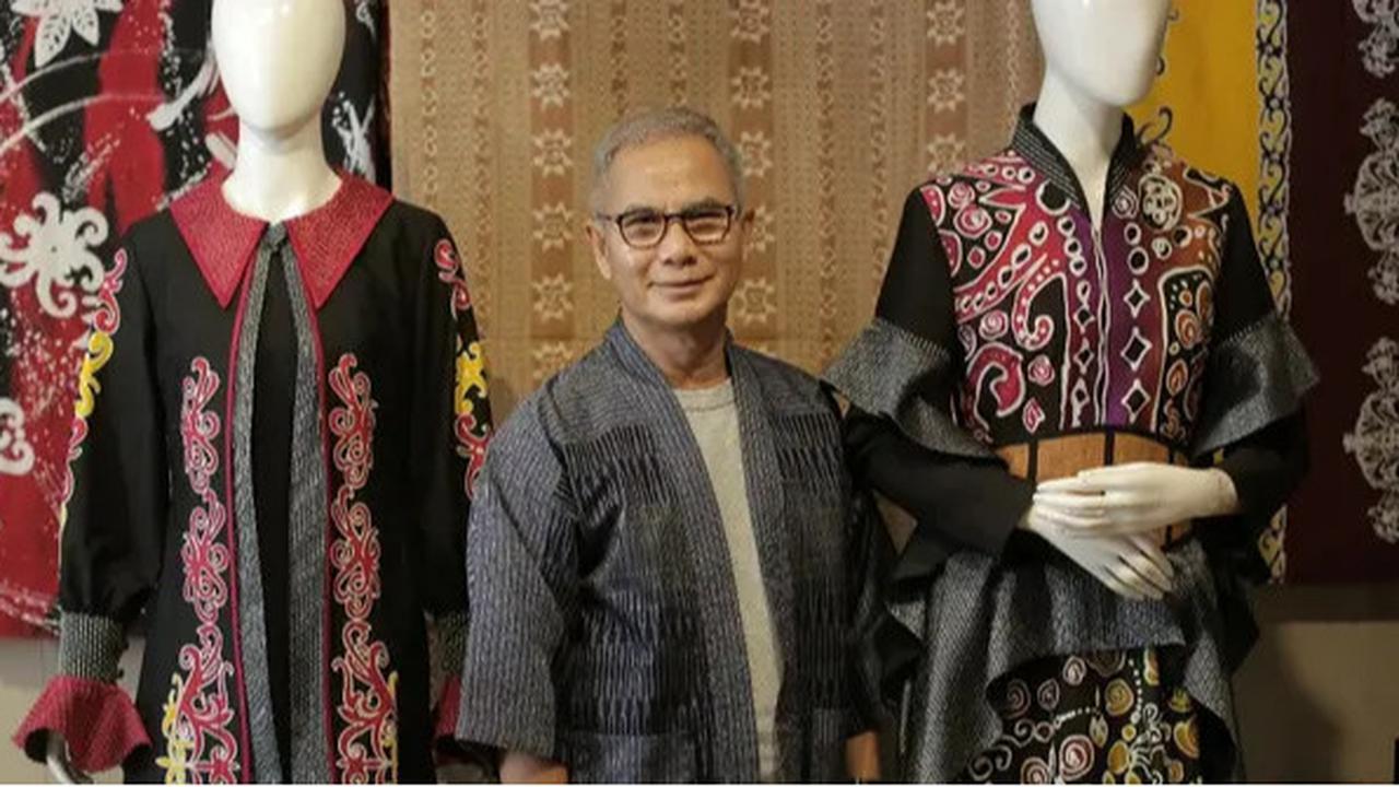 Desainer Kemeja Tenun SBY, Wignyo Rahadi Hadirkan Pesona Kain Tarakan dalam Koleksi 'Exotica' di Parade Wastra Nusantara 2025
