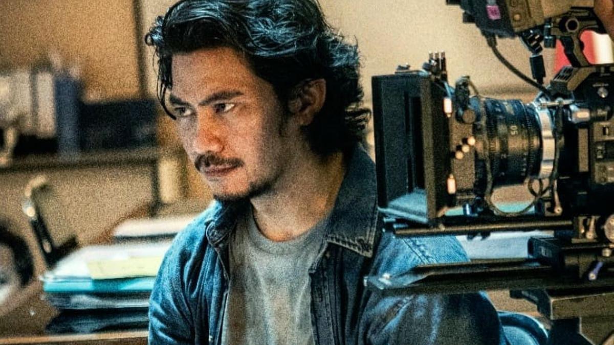 Pengalaman Seru Donny Alamsyah Jadi Komandan Kapal Perang di Film The Hostage's Hero