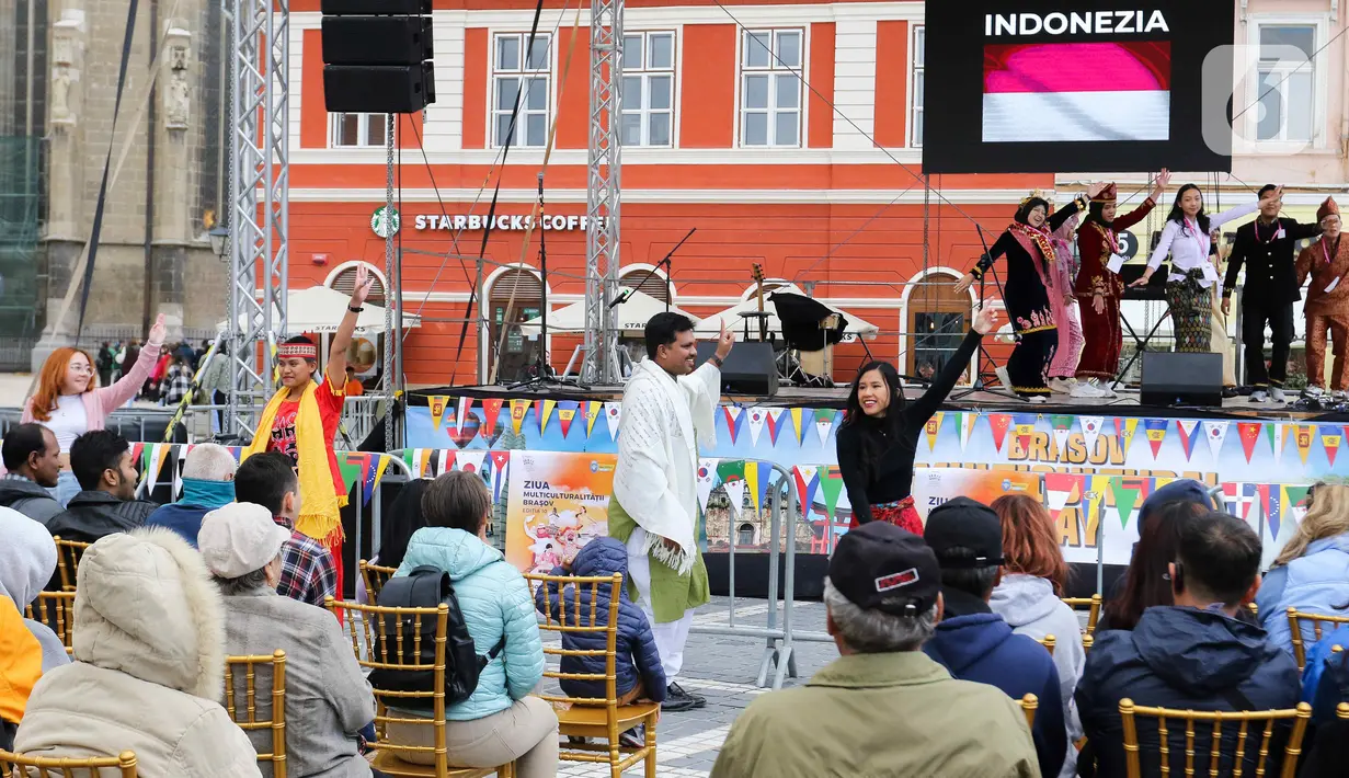 Brasov Multicultural Day edisi ke-10 menghadirkan 21 negara, salah satunya Indonesia. (Liputan6.com/Herman Zakharia)