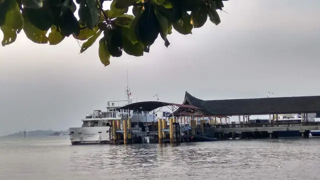 Pelabuhan Internasional Sekupang, Batam.