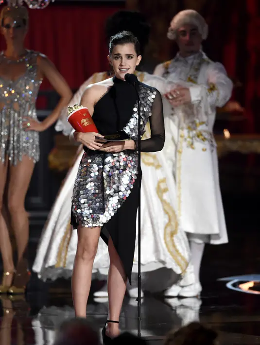 Melansir Ace Showbiz, dilaporkan Emma dan William akan menikah di Summer mendatang. Dilaporkan Life & Style Magazine Emma yang hanya memberi tahu teman-temannya mengenai rencana pernikahnnya. (APexchange/Bintang.com)