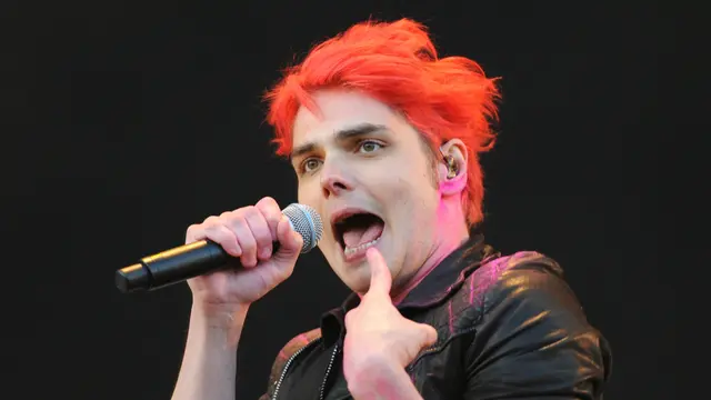 Gerard Way - My Chemical Romance pada 2011. (JULIAN STRATENSCHULTE / DPA / AFP)