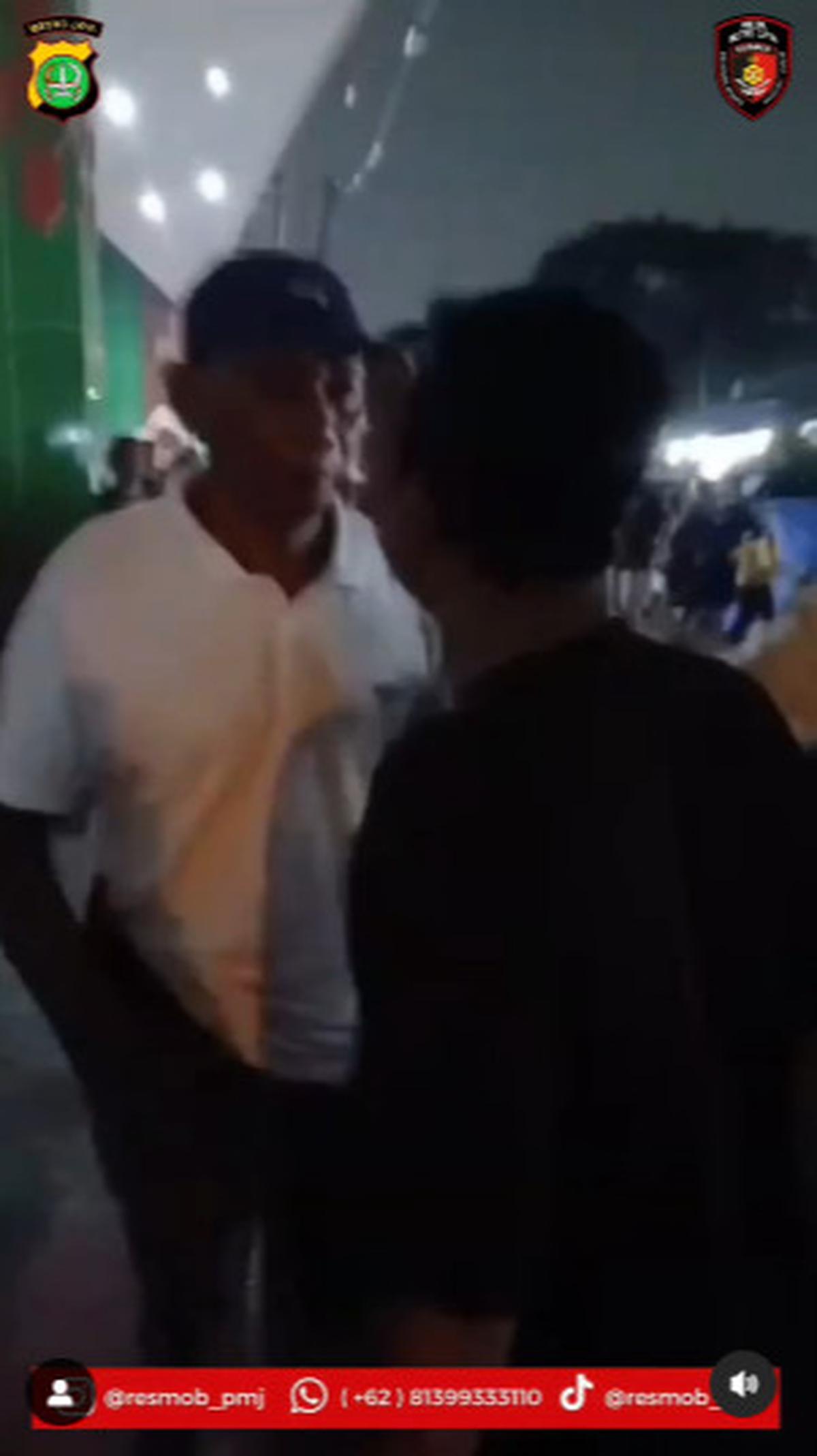 Tampang Preman Loyo Tak Segarang Pas Bentak Pensiunan Perwira Polisi
