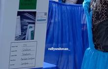 Deretan Aksi Kocak Warga saat Nyoblos ke TPS, Cosplay Spiderman hingga Ultraman