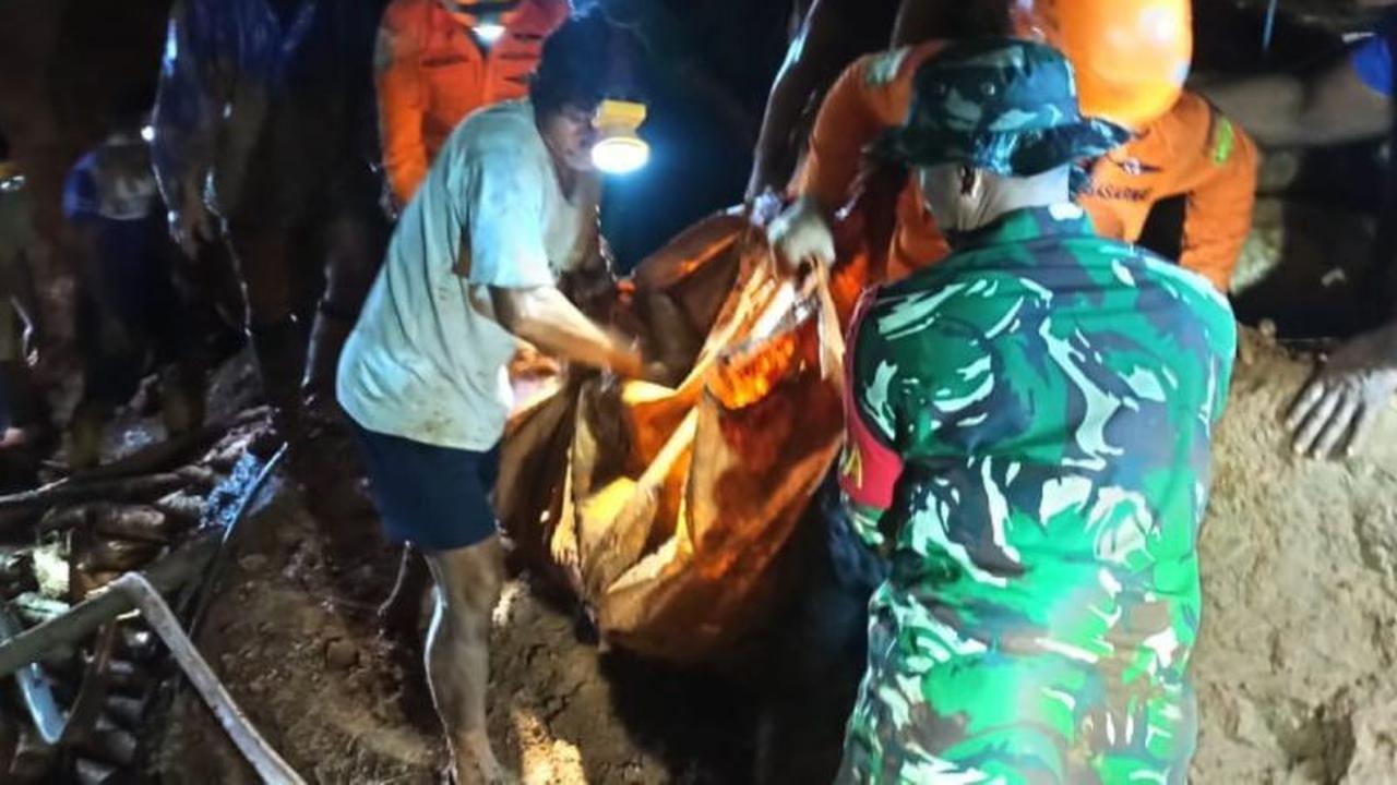 Tragis! Dua Penambang Emas Sangihe Tewas Tertimbun Longsor, SAR Gabungan Lakukan Evakuasi Dramatis