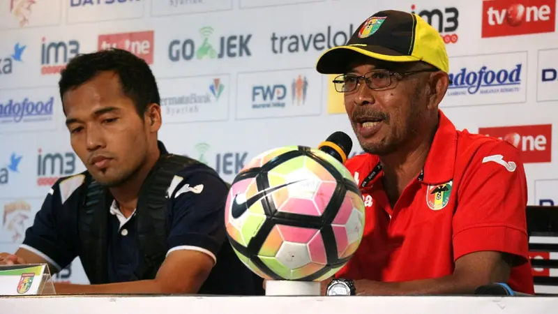 Pelatih Mitra Kukar, Yudi Suryata (kanan (Liputan6.com / Kukuh Saokani)