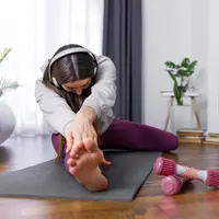 Meningkatkan ankle dan foot mobility tidak harus memakan waktu lama atau membutuhkan alat rumit, lho. Cukup dengan rutinitas latihan sekitar 12 menit, fleksibilitas sendi dan kontrol gerakan kaki dapat meningkat secara bertahap. (foto/dok: freepik)