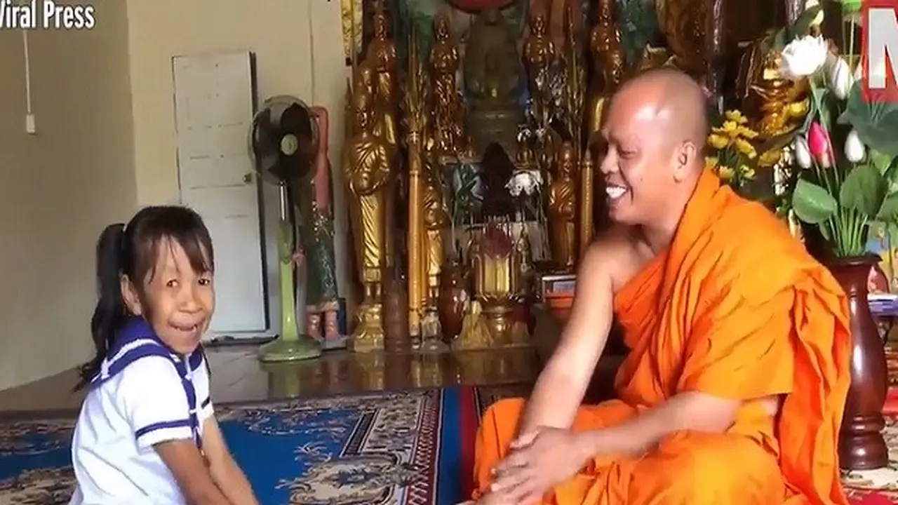 Bo Rakching memiliki wajah seperti lansia meski usianya baru 10 tahun