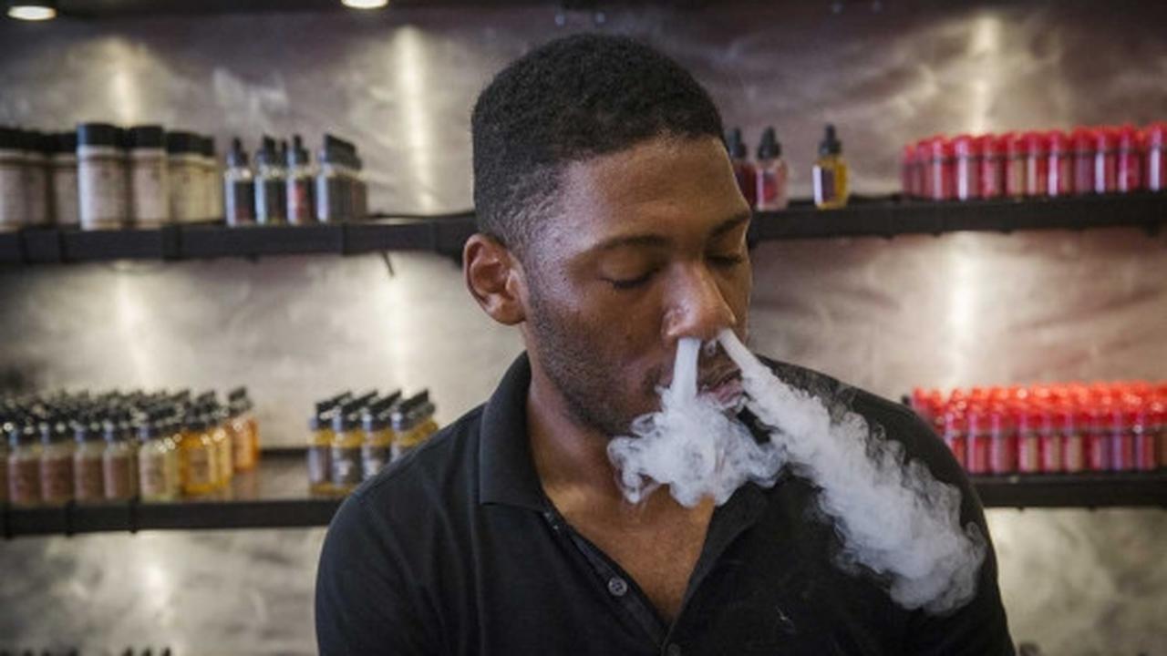Mencoba e-rokok aneka rasa di Toko Henley Vaporium