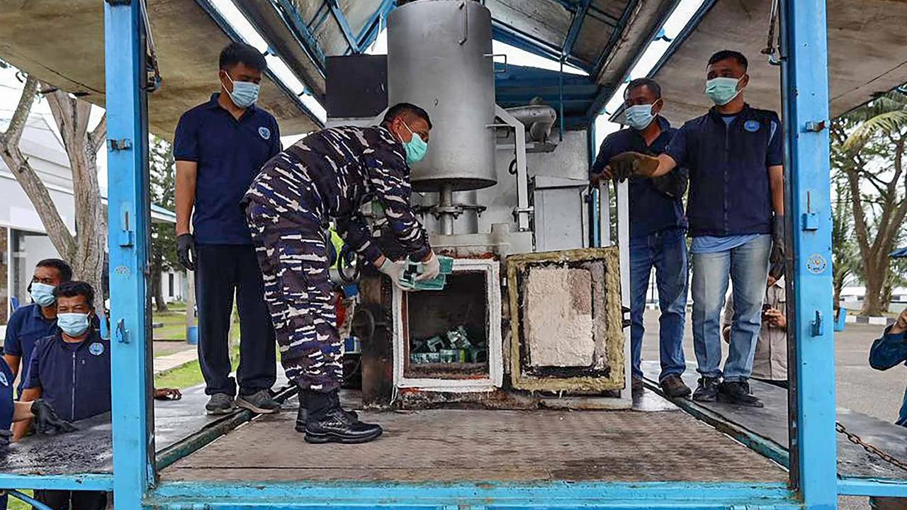 FOTO: Ketamine 41 Kilogram Dimusnahkan,  TNI AL Ungkap Jalur Selundupan di Perairan Belawan
