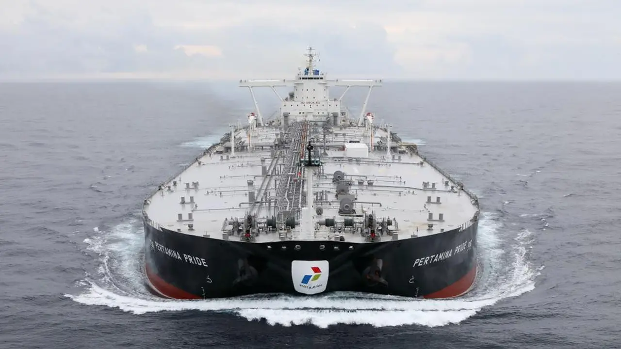 Kapal tanker raksasa atau Very Large Crude Carrier (VLCC) berkapasitas 2 juta barel milik PT Pertamina (Persero) mulai melaut