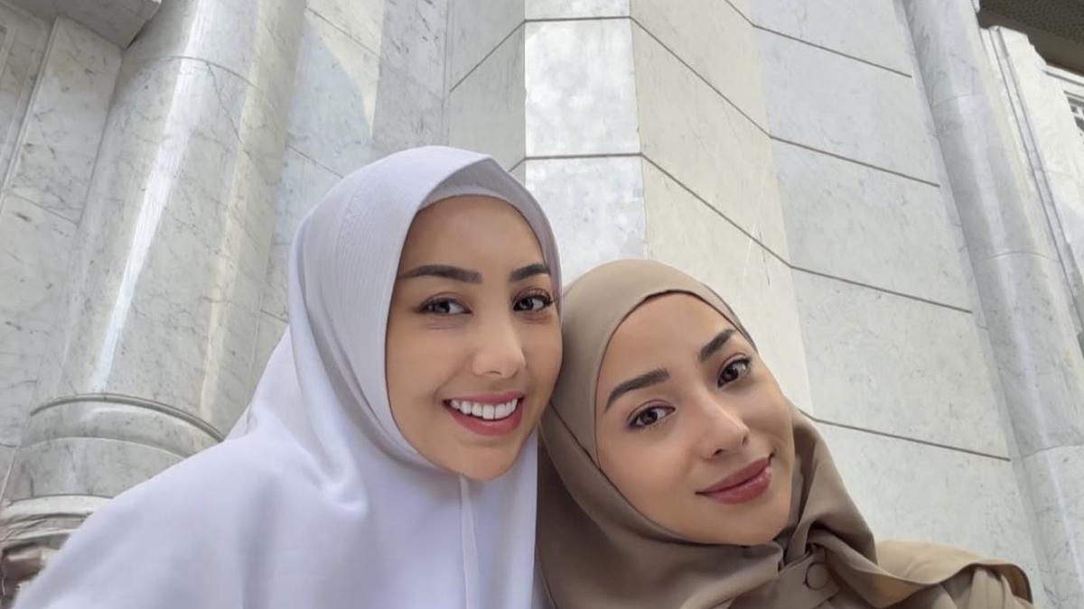 Potret Sister Goals Nikita Willy dan Winona Willy saat Umrah Bersama Tampil Tertutup dan Tetap Stylish