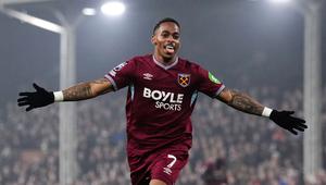 Meskipun begitu, West Ham berhasil mencuri gol pada menit ke-65 melalui Crysencio Summerville. (AP Photo/PA/John Walton)