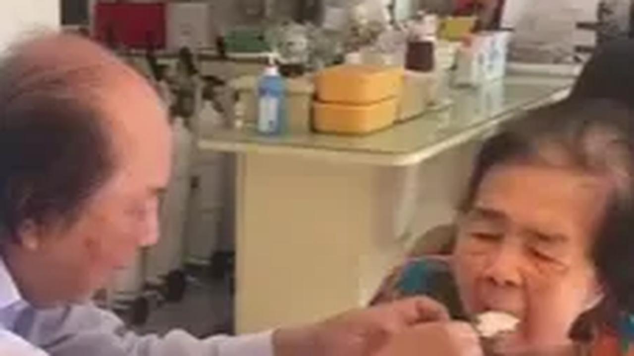 Apalagi dengan kasih sayang dan rasa cintanya terhadap sang Ibu yang sungguh luar biasa.