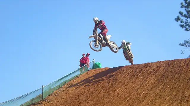 Ilustrasi motocross (Wikimedia Commons)