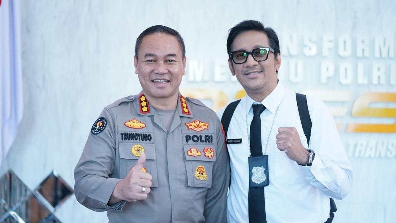 Sapa Kabid Humas Polda Metro Jaya & Polwan Polda Metro
