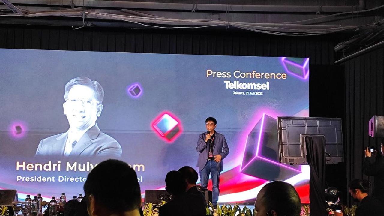 Telkomsel melanjutkan implementasi inisiatif Fixed Mobile Convergence (FMC) dengan meluncurkan produk baru dengan brand “Telkomsel One”.
