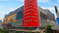Pusat Perbelanjaan LTC Glodok Kini Pakai PLTS Atap 880 Panel Fotovoltaik