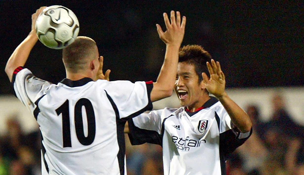 Junichi Inamoto. Gelandang Jepang berusia 42 tahun yang sejak Januari 2022 membela Nankatsu SC ini terlebih dahulu membela Arsenal selama 1 musim pada 2001/2002 sebagai pinjaman dari Gamba Osaka dan hanya tampil dalam 4 laga. Sementara Fulham dibelanya selama 2 musim mulai 2002/2003 hingga 2003/2004 juga berstatus pinjaman dari Gamba Osaka. Bersama Fulham ia total tampil dalam 58 laga di semua ajang dengan torehan 9 gol dan 1 assist. (AFP/Adrian Dennis)