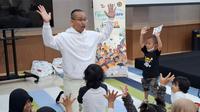 Mochamad Ariyo Faridh atau Kak Aio tampil dalam program BrotherCare di RSAB Harapan Kita Jakarta. Ia mendongeng untuk anak pasien kanker dan dialisis.