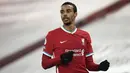 Joel Matip tak akan ambil bagian pada Piala Afrika edisi tahun ini karena telah dikeluarkan dari Timnas Kamerun. Ia memutuskan pensiun pada 2015 tanpa mengumumkan keputusannya. Matip mengungkapkan bahwa dirinya tidak bahagia dan memiliki pengalaman buruk dengan staf pelatinya. (AFP/Peter Powell)