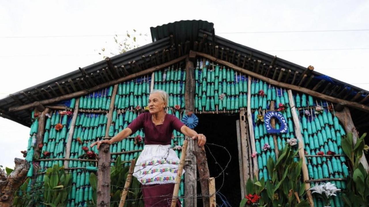 rumah dari botol plastik (Foto: Eaglenews.ph)