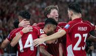 Para pemain Timnas Indonesia merayakan gol yang dicetak Ole Lennard Romeny ke gawang China dalam laga Kualifikasi Piala Dunia 2026 zona Asia di Stadion Utama Gelora Bung Karno (SUGBK) Senayan, Jakarta, Kamis (5/6/2025). (Bola.com/Bagaskara Lazuardi)