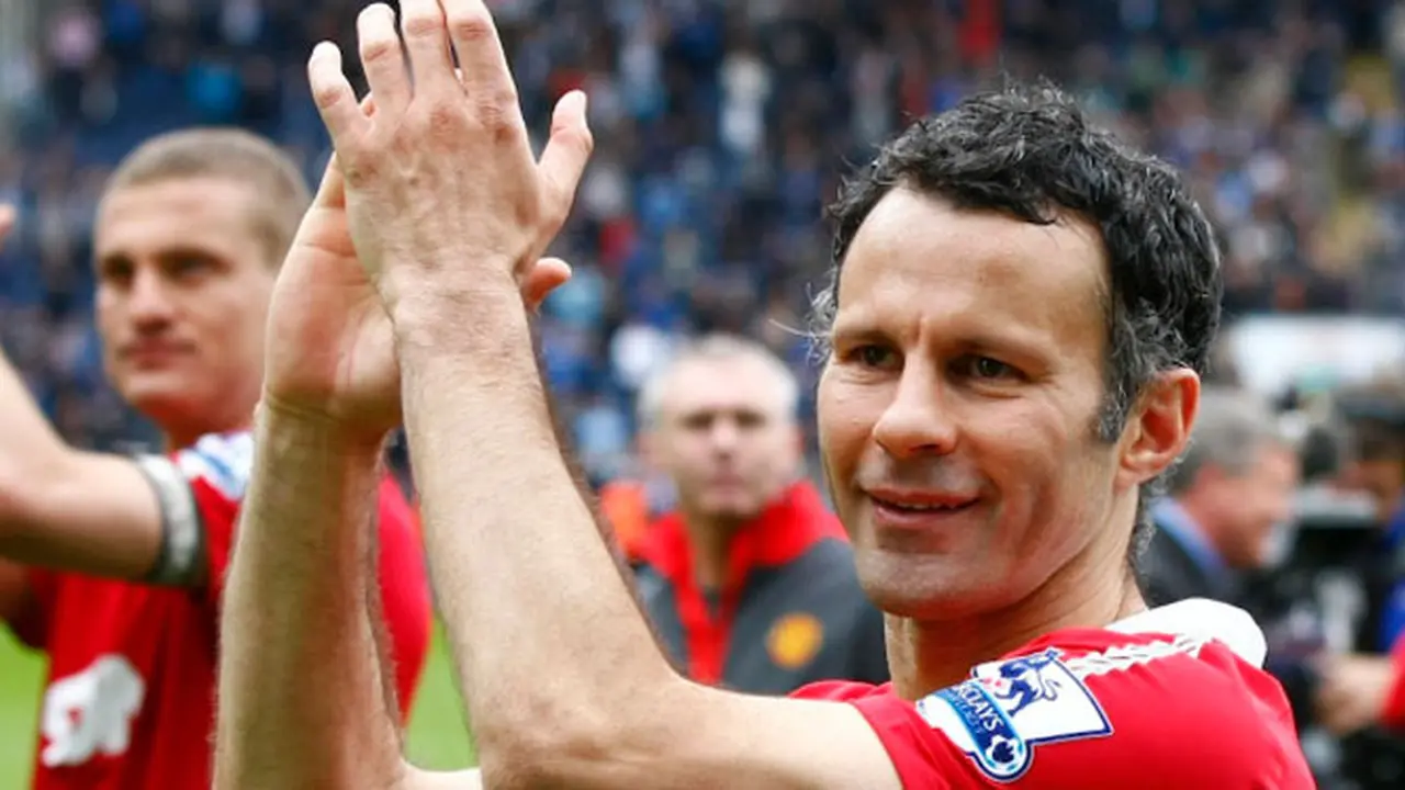 ryan-giggs-131118c.jpg