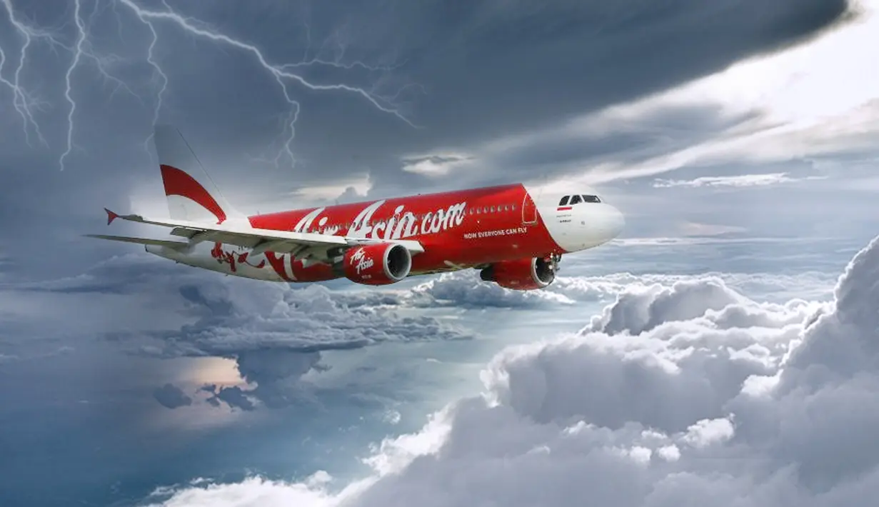 28 Desember - Pesawat Airasia QZ 8051 rute Surbaya-Singapura hilang kontak pukul 06.17 WIB setelah lepas landas dari Bandara Djuanda pukul 05.20 WIB. Puing-puing dan beberapa jenazah penumpangnya ditemukan di Selat Karimata 30/12/2014. (Liputan6.com)
