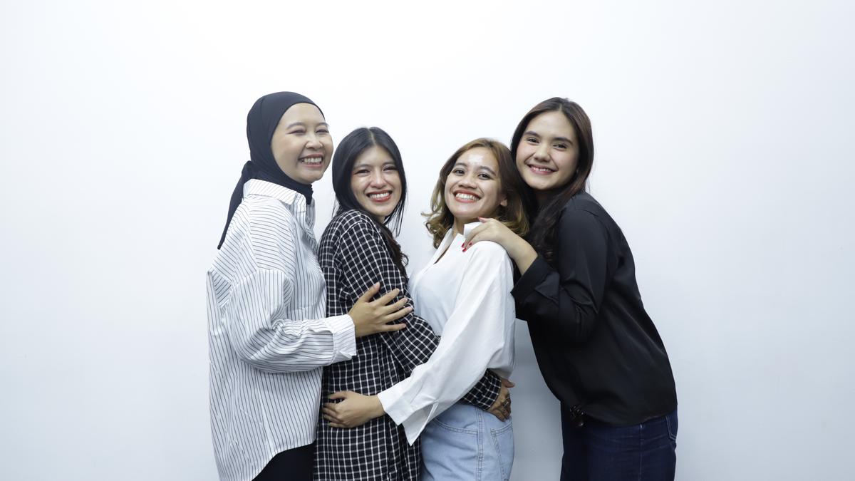 5 Zodiak yang Selalu Jadi Tempat Curhat Favorit Teman-Temannya